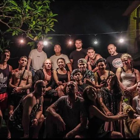 Hostel Da'Housetel Kuta